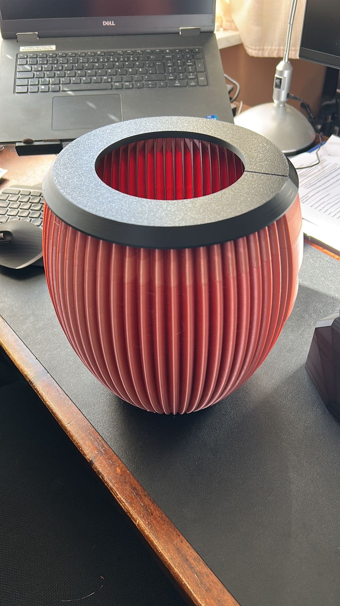 Geriffeltes Designobjekt aus dem 3D-Druck